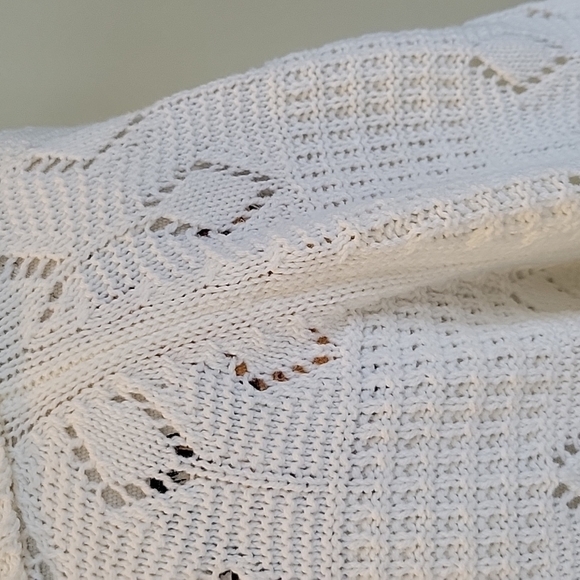 Croft & BARROW off-white cowl neck sweater. Size is 1X. Nice pattern. - Picture 4 of 8